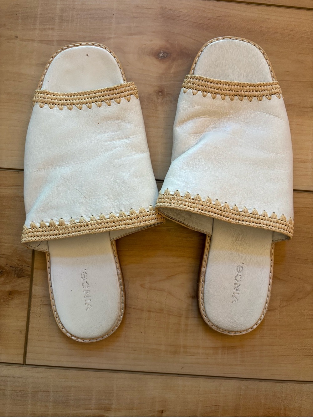 VINCE White Leather Padmore Sandals
